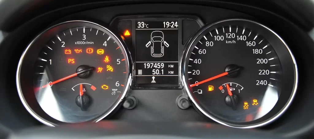 Blog Cuanto sabes acerca de las luces de advertencia del tablero de tu automovil